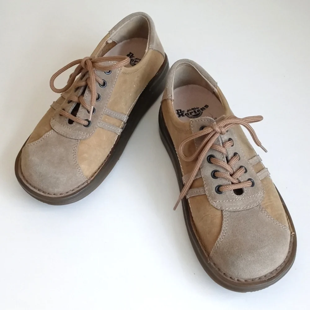 Vintage Dr. Martens Suede Leather 2 Tone Beige Lace Up Shoes 38
